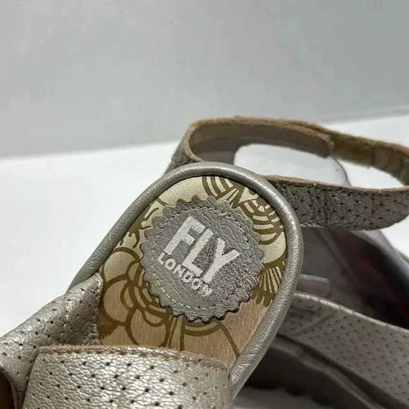 Fly London Yala Perforated Leather Wedge Lug Sandals Peep Toe  Silver Size 38 8 - Picture 9 of 12